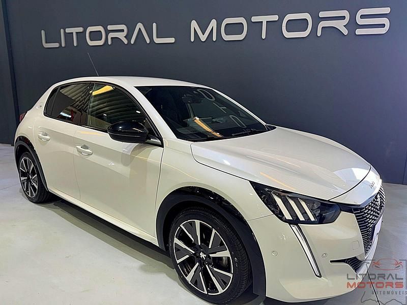 Branco Usado 2021 Peugeot 208 GT Citadino | € 15.500 (Preço justo) - Imagem 1/3