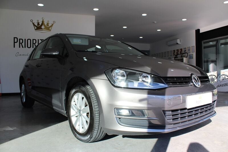 Usado VW Golf VII Trendline 110 HP (80 kW) 2014 Cinza Citadino
