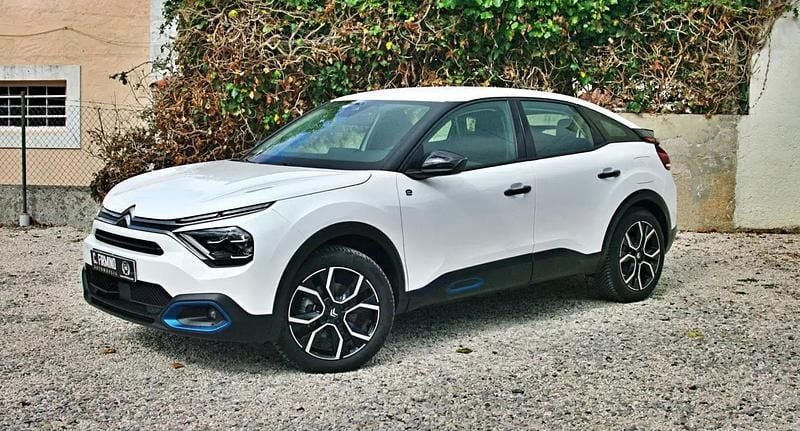 Usado Citroën e-C4 Feel 100 kW (136 HP) 2023 Branco SUV