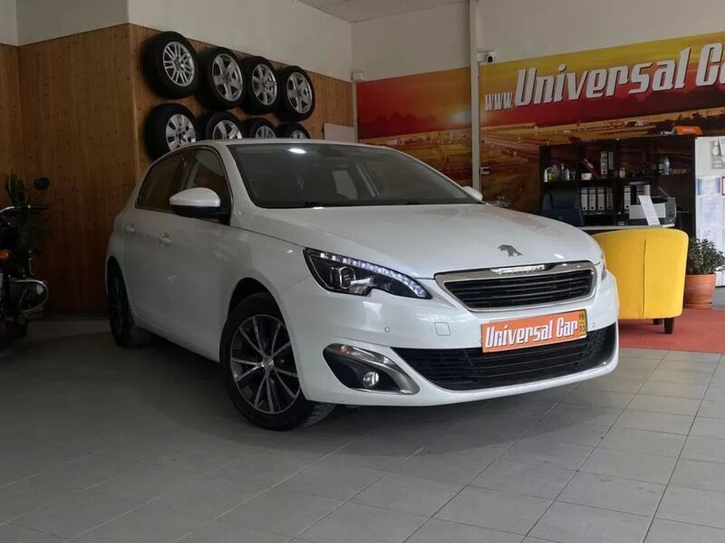 Branco Usado 2016 Peugeot 308 Style Citadino | € 14.200 (Caro) - Imagem 1/4