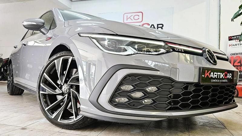 Cinzento Usado 2020 VW Golf VIII GTI | € 29.999 (Preço justo) - Imagem 1/4