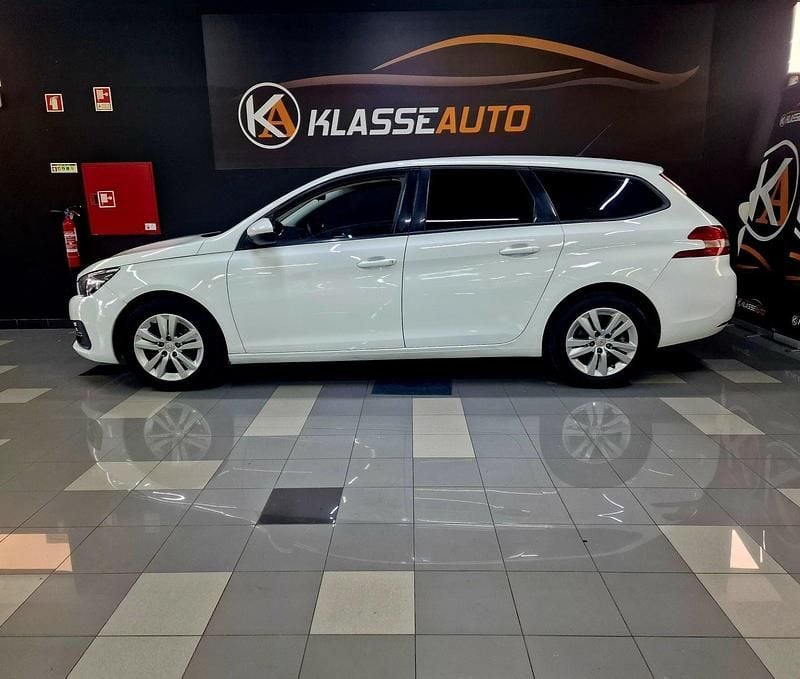 Usado Peugeot 308 Allure 130 HP (95 kW) 2019 Branco Carrinha