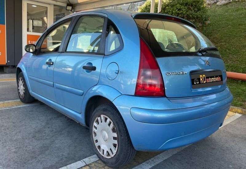 Azul Usado 2003 Citroën C3 Citadino | € 5.000 - Imagem 1/4