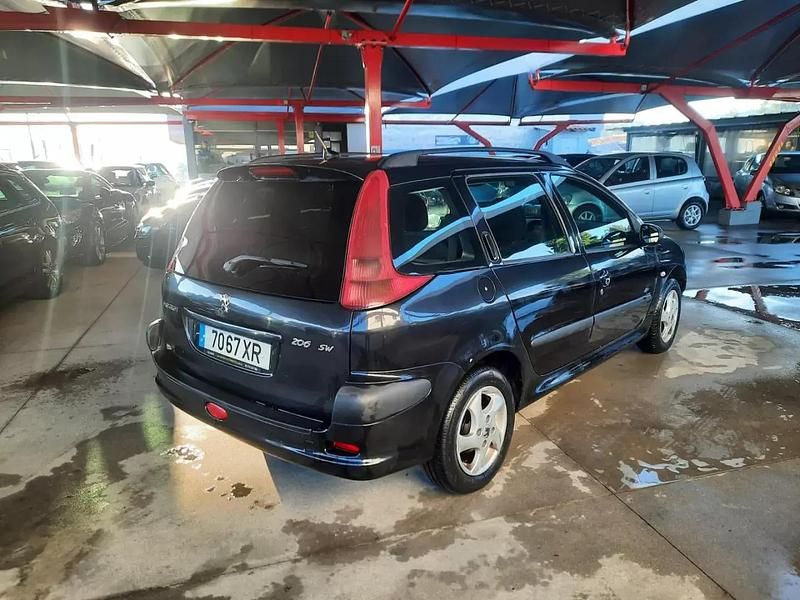 Usado Peugeot 206 60 HP (44 kW) 2004 Preto Carrinha