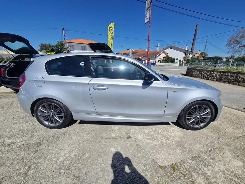 Usado BMW 118 Coupé 143 HP (105 kW) 2008 Cinza prata Coupé