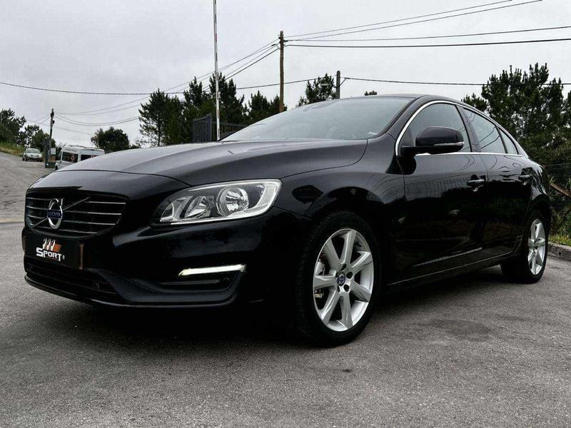 Usado Volvo S60 Momentum 190 HP (139 kW) 2017 Preto Sedan