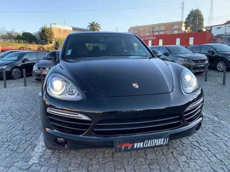 Usado Porsche Cayenne Platinum Edition 245 HP (180 kW) 2012 Preto SUV