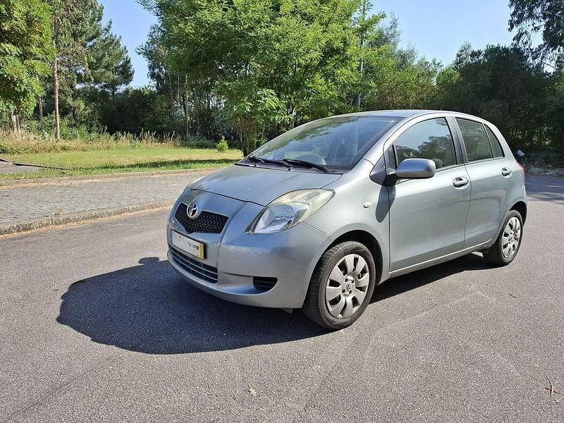 Usado 2007 Toyota Yaris Sedan | € 5.900 (Bom preço) - Imagem 1/4