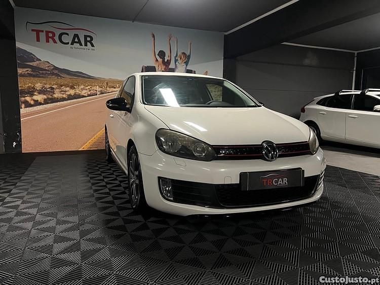 Branco Usado 2011 VW Golf VI Trendline Citadino | € 8.990 (Preço elevado) - Imagem 1/1