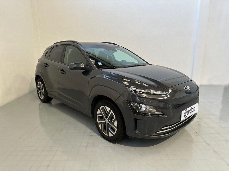 Usado Hyundai Kauai Premium 100 kW (136 HP) 2022 Cinza SUV