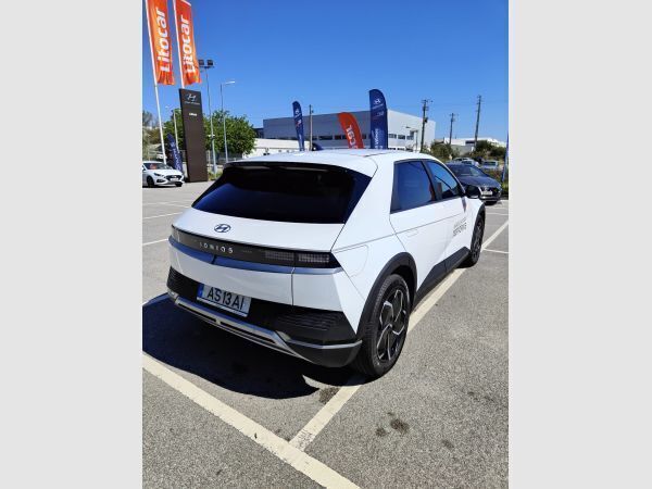 Branco Usado 2022 Hyundai Ioniq 6 Premium Sedan | € 47.500 - Imagem 1/4