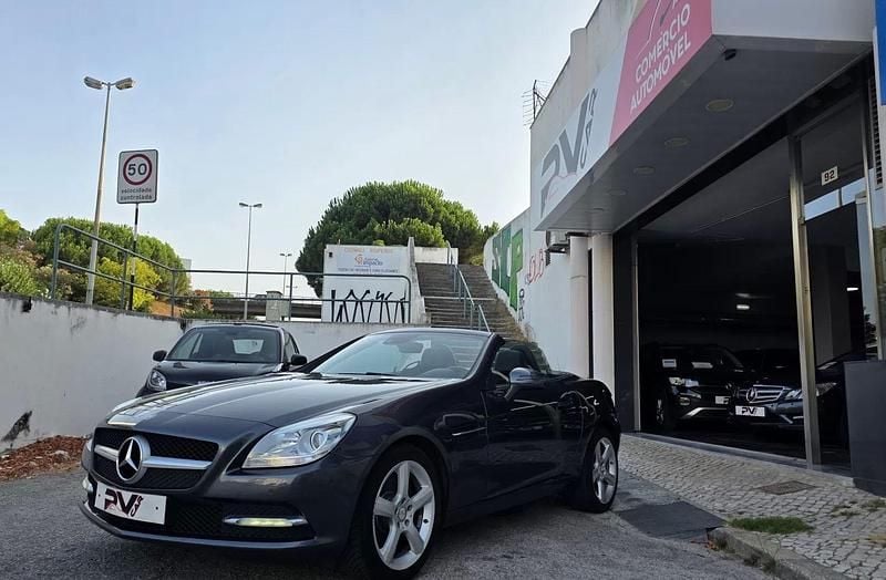 Cinzento Usado 2014 Mercedes SLK250 Cabrios | € 26.990 - Imagem 1/4