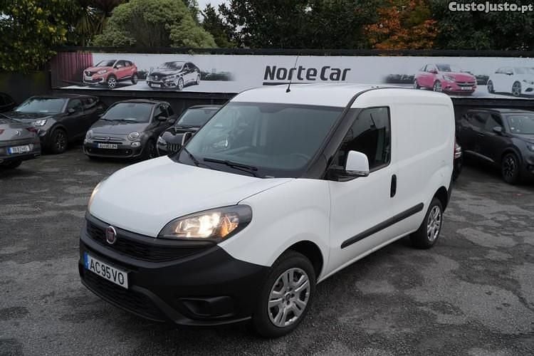 Usado Fiat Doblò 95 HP (69 kW) 2020 Branco Monovolume