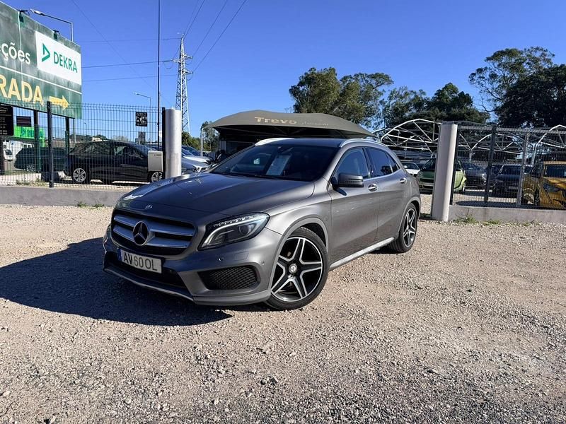 Usado Mercedes GLA180 AMG line 109 HP (80 kW) 2017 Cinza SUV
