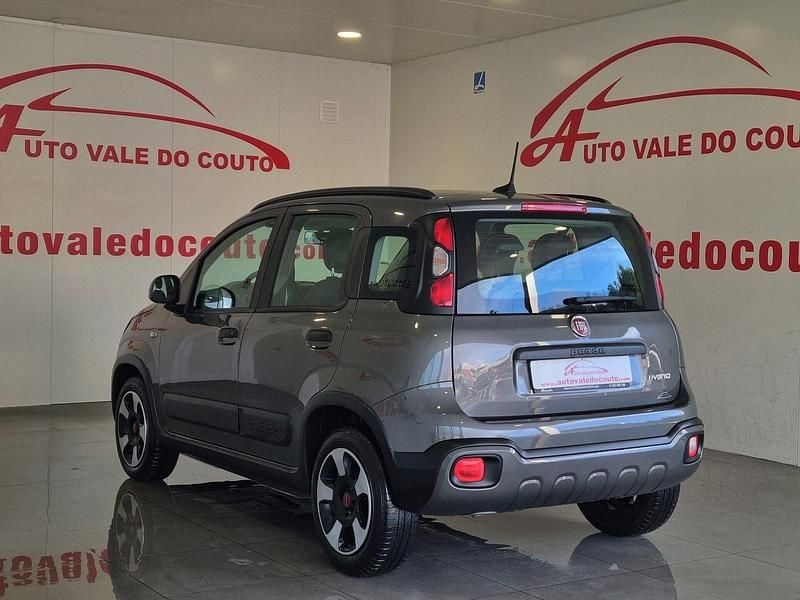Usado Fiat Panda Cross Cross 70 HP (51 kW) 2022 Cinza Citadino