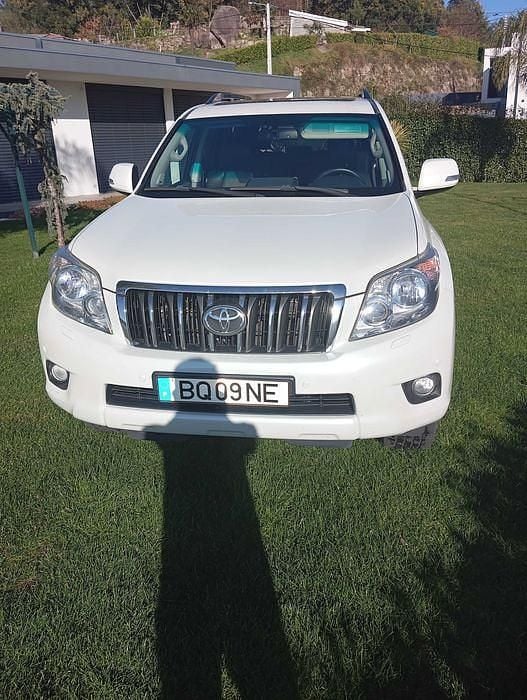 Usado 2011 Toyota Land Cruiser Sedan | € 50.000 - Imagem 1/4