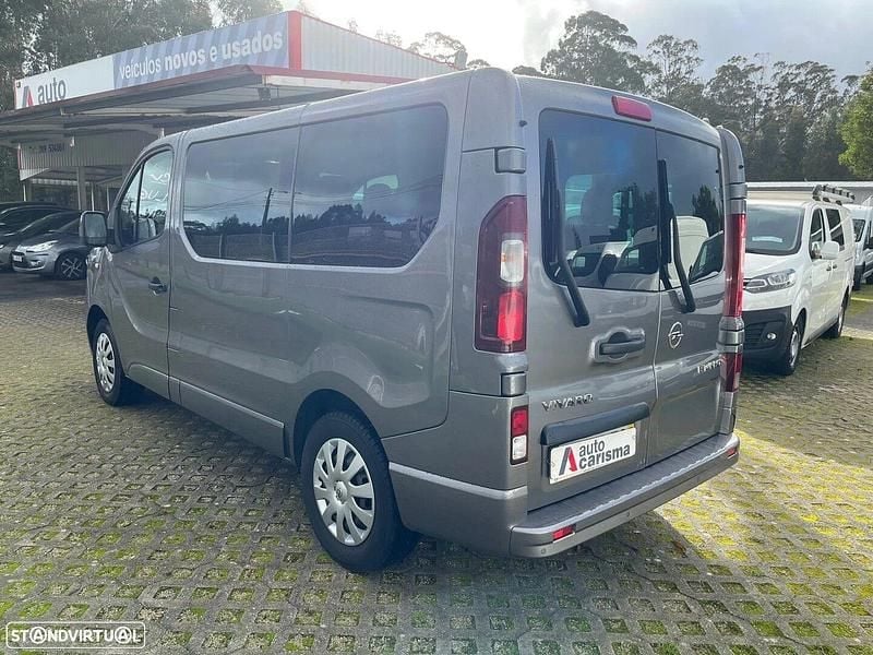 Usado Opel Vivaro S 125 HP (91 kW) 2018 Cinza Monovolume
