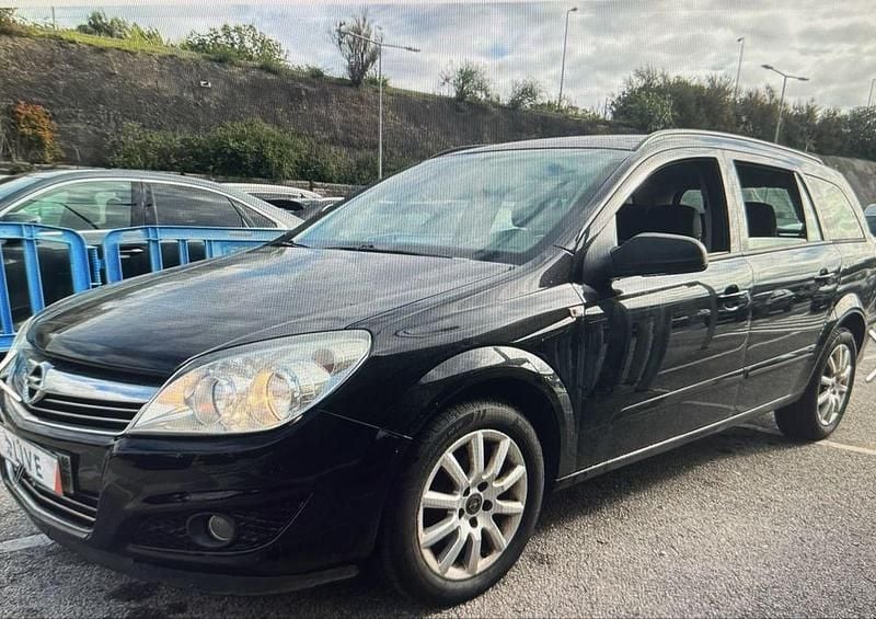 Usado 2008 Opel Astra Sedan | € 3.500 (Bom preço) - Imagem 1/4