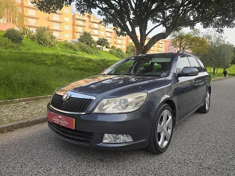 Usado Skoda Octavia SportLine 105 HP (77 kW) 2009 Cinza Carrinha