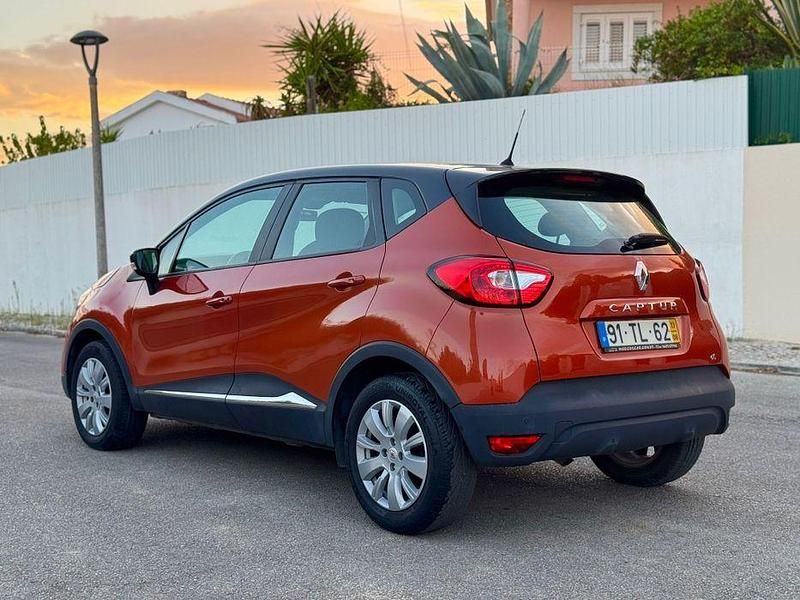 Usado Renault Captur 110 HP (80 kW) 2013 SUV