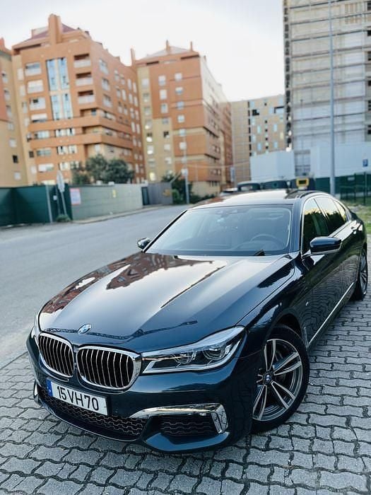Usado 2018 BMW 730L Comfort Edition Sedan | € 39.990 - Imagem 1/4