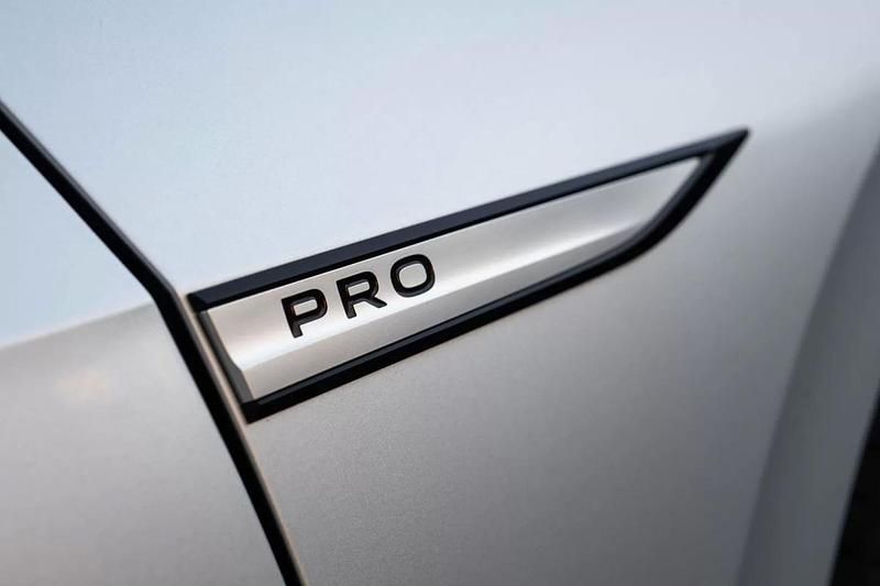 Usado VW ID.3 Pro 150 kW (204 HP) 2023 Cinzento platina Citadino