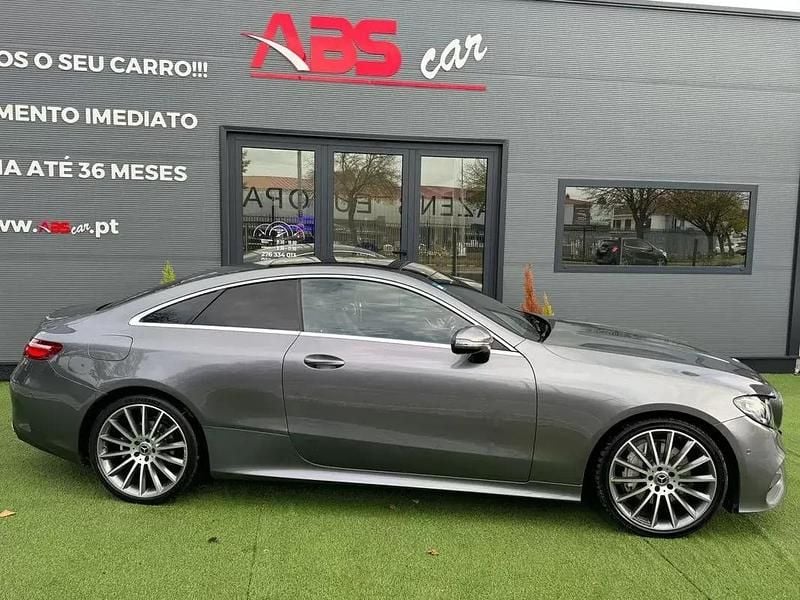 Usado Mercedes E220 AMG line 194 HP (142 kW) 2017 Cinza antracite Coupé
