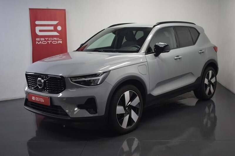 Cinza Usado 2023 Volvo XC40 Plus SUV | € 37.900 (Preço elevado) - Imagem 1/4