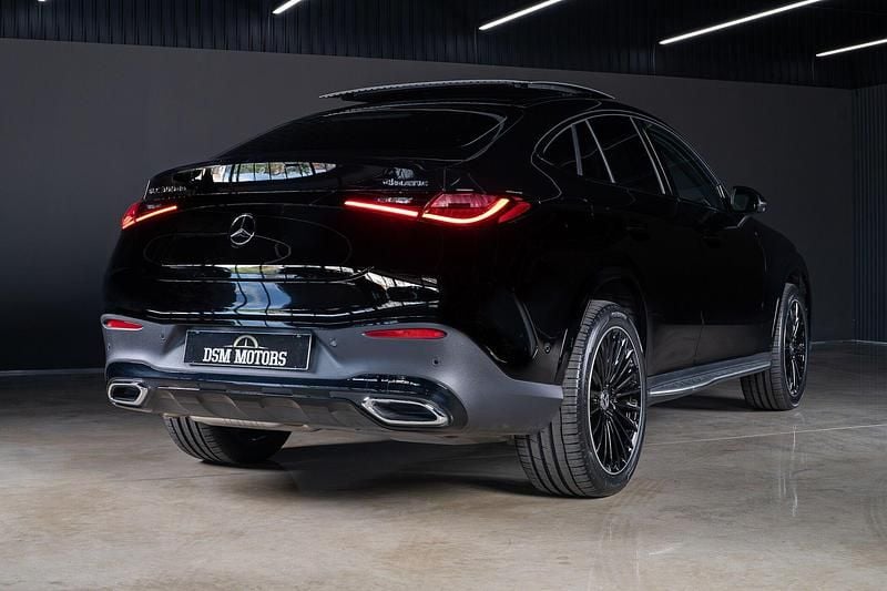 Usado Mercedes GLC300 333 HP (244 kW) 2024 Preto Coupé