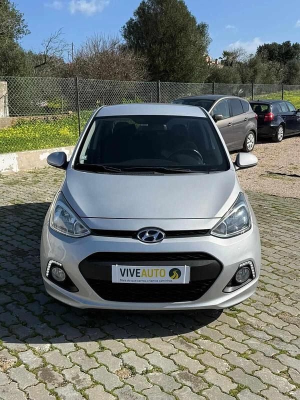 Usado Hyundai i10 66 HP (48 kW) 2016 Cinzento Citadino