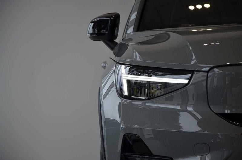 Usado Volvo EC40 Core 185 kW (252 HP) 2024 Prateado SUV