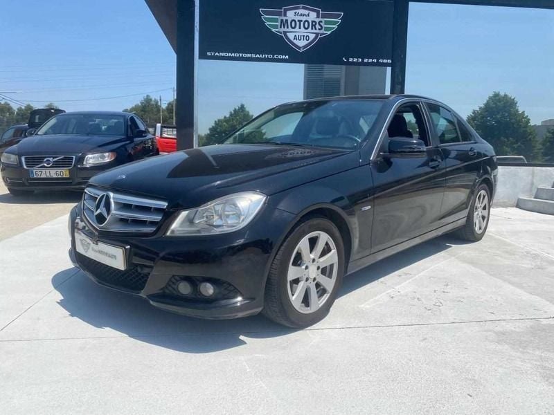 Preto Usado 2011 Mercedes C200 Sedan | € 11.990 (Caro) - Imagem 1/4