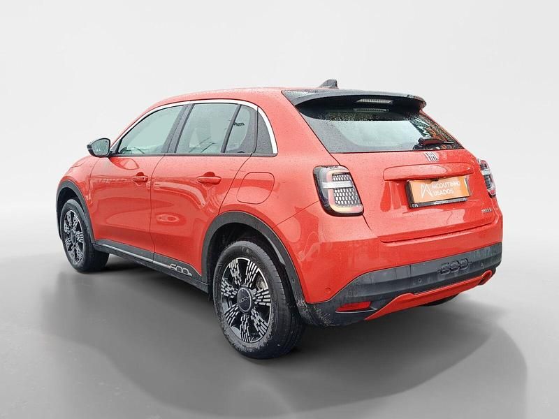 Usado Fiat 600 110 HP (80 kW) 2024 Laranja SUV