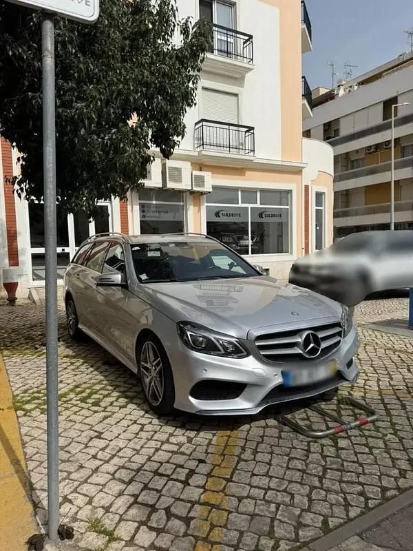 Usado Mercedes E250 204 HP (150 kW) 2016 Cinza Carrinha