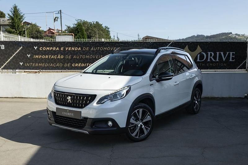 Branco Usado 2016 Peugeot 2008 GT-line SUV | € 11.990 - Imagem 1/4