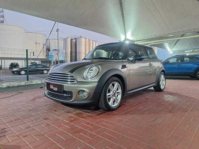 Usado Mini Cooper 112 HP (82 kW) 2014 Cinzento Citadino