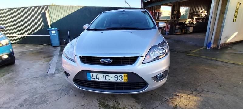 Usado Ford Focus Trend 90 HP (66 kW) 2009 Cinza Citadino