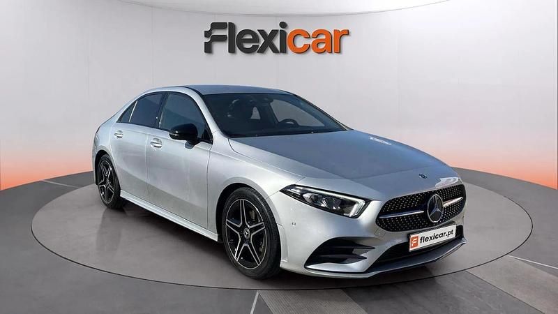 Cinza Usado 2019 Mercedes A180 AMG line Sedan | € 26.790 (Preço justo) - Imagem 1/4
