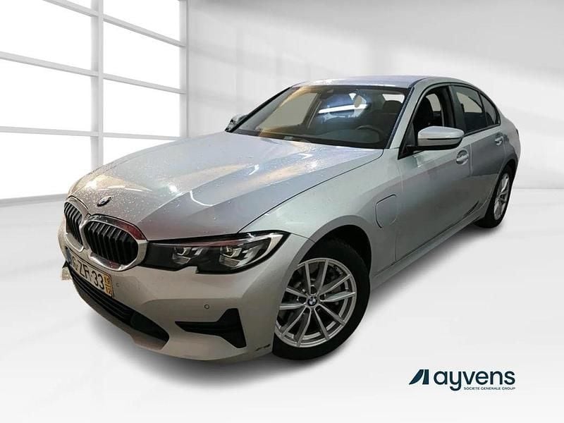 Cinza Usado 2019 BMW 330 Sedan | € 27.900 (Preço justo) - Imagem 1/4