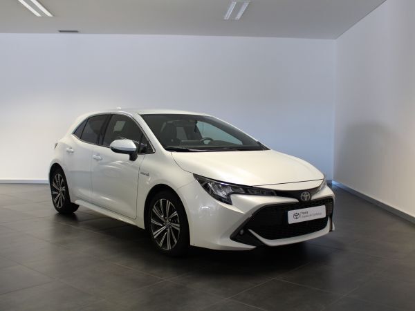 Usado Toyota Corolla Comfort 122 HP (89 kW) 2021 Br pérola 070 Sedan