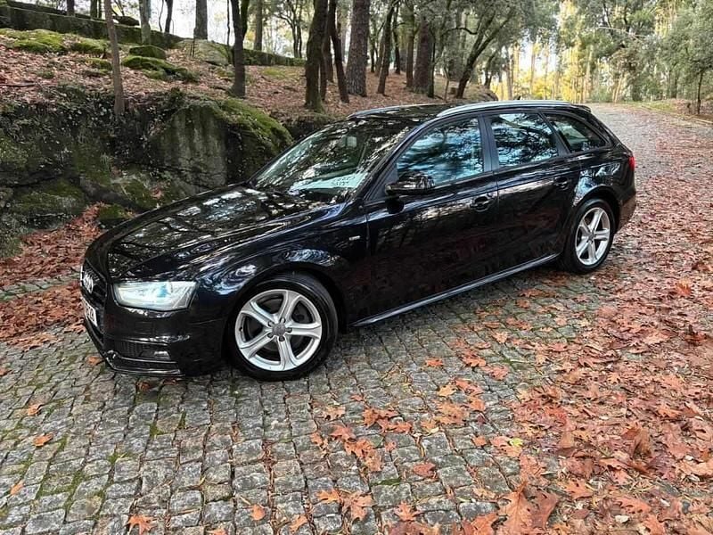 Usado Audi A4 S-Line 136 HP (100 kW) 2013 Preto Carrinha