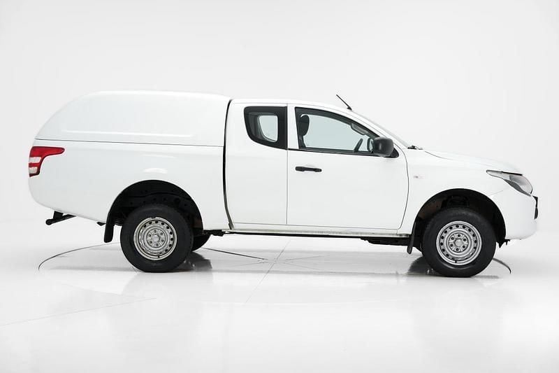 Usado Mitsubishi L200 Invite 154 HP (113 kW) 2019 Branco Pickup