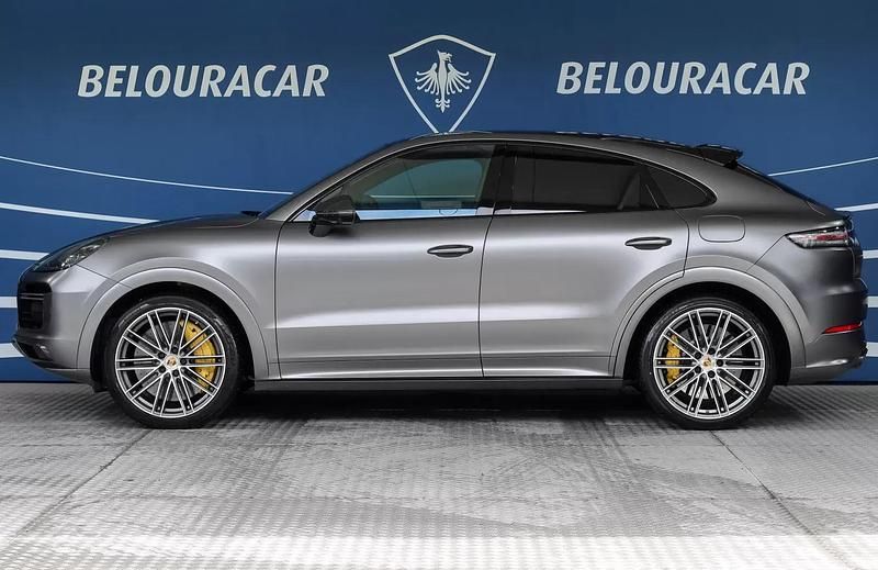 Usado Porsche Cayenne Turbo S 680 HP (500 kW) 2021 Cinzento SUV