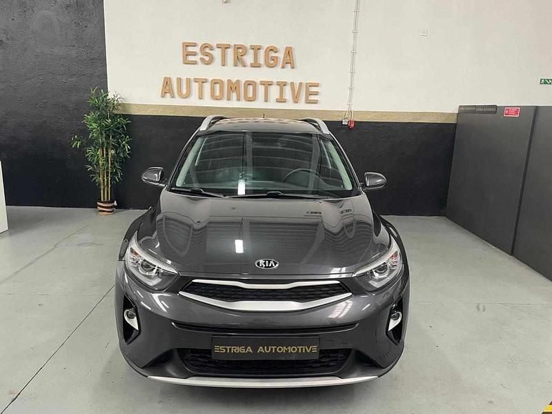 Usado Kia Stonic 101 HP (74 kW) 2019 Cinzento SUV