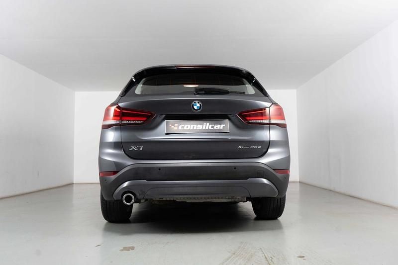 Cinza Usado 2021 BMW X1 Advantage SUV | € 26.890 (Bom preço) - Imagem 1/1