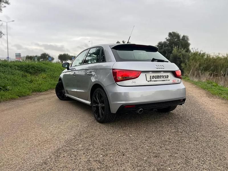 Usado Audi A1 Sportback 90 HP (66 kW) 2016 Cinza prata Citadino