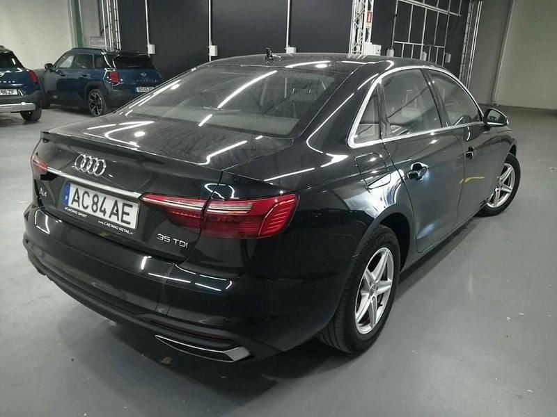 Usado Audi A4 163 HP (119 kW) 2020 Preto Sedan