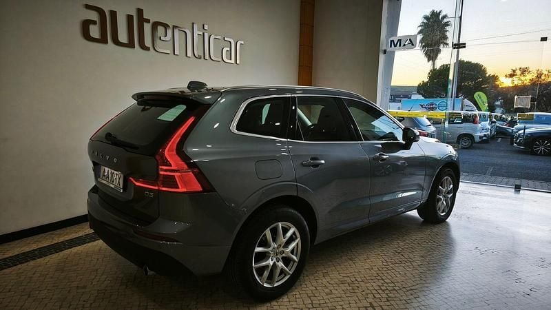 Usado Volvo XC60 Momentum 150 HP (110 kW) 2020 Cinza SUV