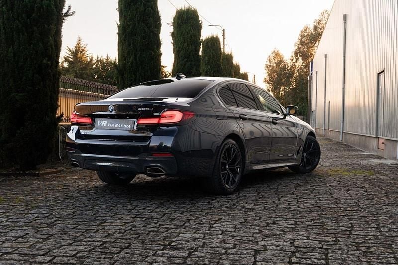 Usado BMW 520 Efficient Dynamics 190 HP (139 kW) 2021 Azul Sedan