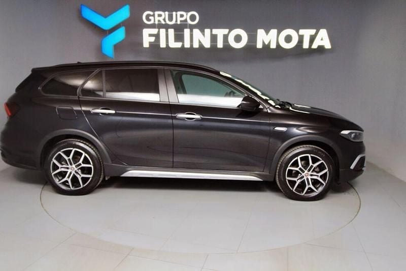 Azul Usado 2023 Fiat Tipo Cross | € 17.340 (Preço justo) - Imagem 1/4